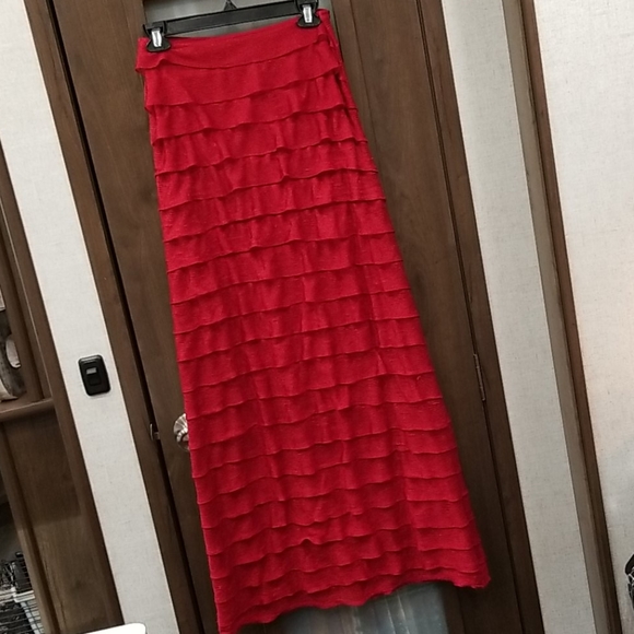 Max Edition Dresses & Skirts - Max Edition Red Layered Dressy Skirt Sz Small